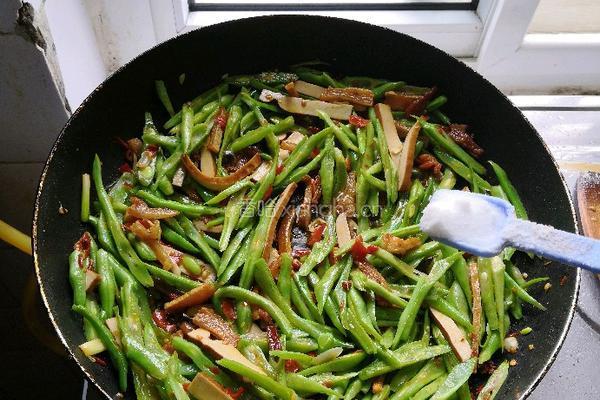 麻辣菜豆的做法图解6