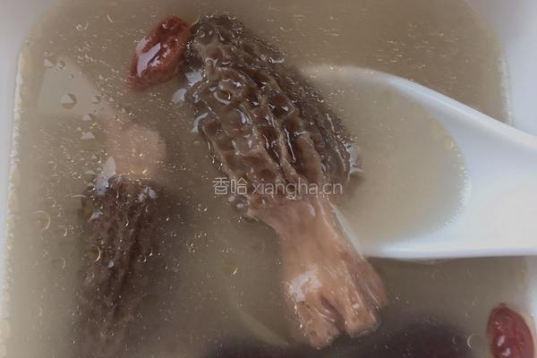 羊肚菌鸡汤的做法图解6