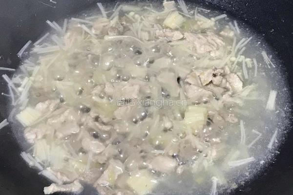瘦肉炒金针菇的做法图解7
