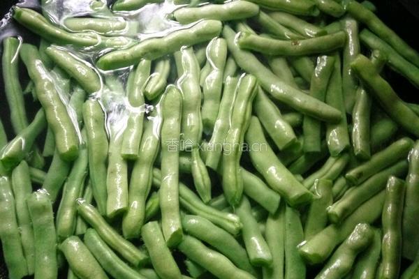 腊肉炒四季豆的做法图解6