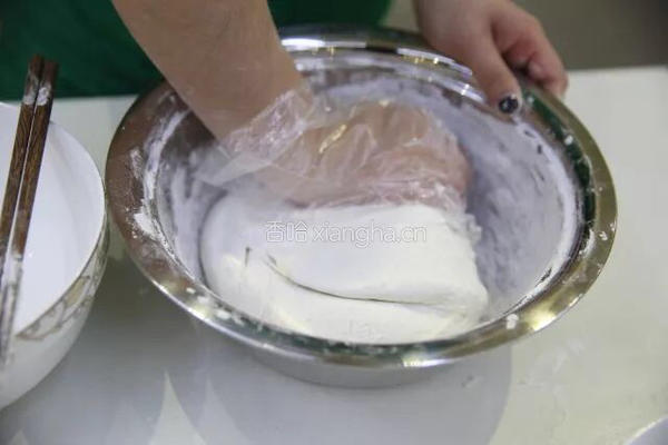 自制小年糕，一口一个吃的停不下来！的做法图解3