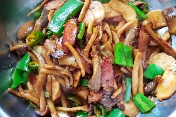 干锅鲜菌烩的做法图解5