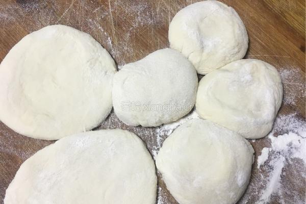 鸡蛋灌饼的做法图解1