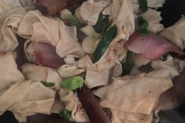 蛋白肉炒熏肉的做法图解8