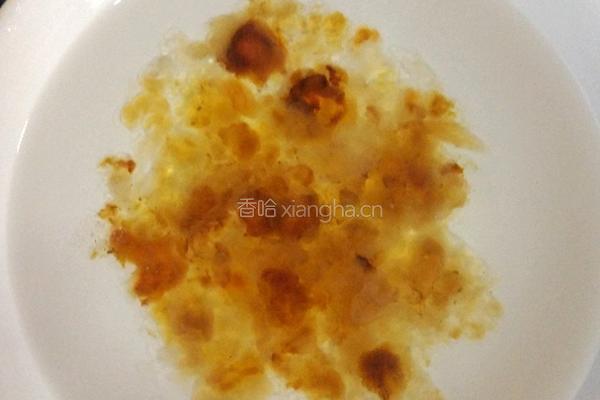 桃胶莲子银耳羹的做法图解2