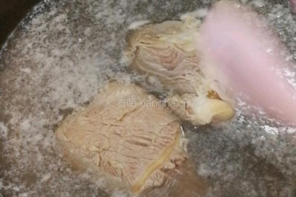 卤牛肉的做法图解2