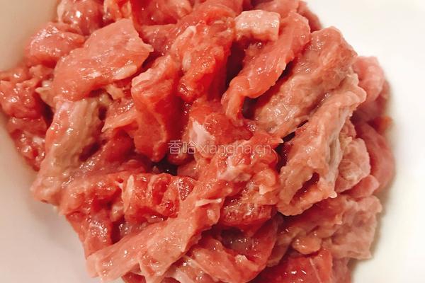 黄芹炒牛肉条的做法图解3