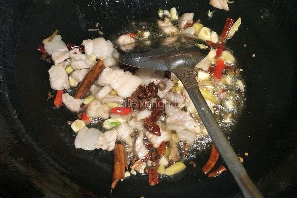 五花肉炒干豆角的做法图解4