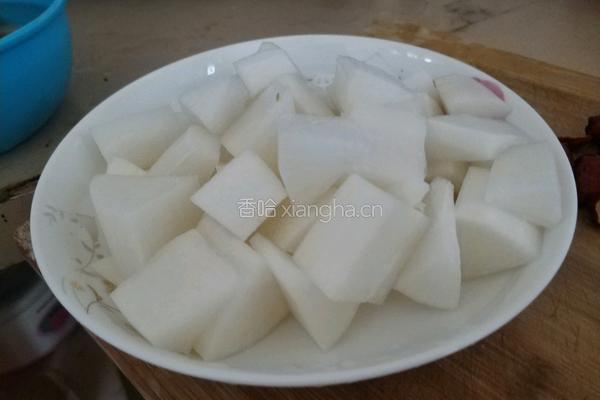猴头菇白萝卜排骨汤的做法图解3