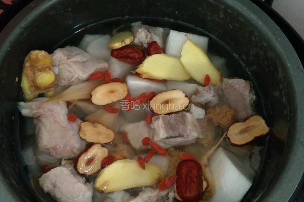 猴头菇白萝卜排骨汤的做法图解5
