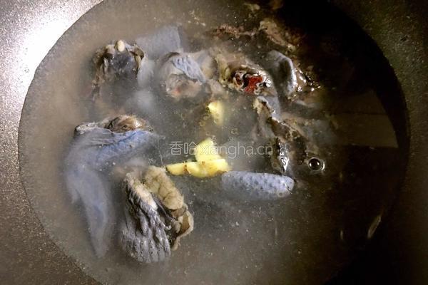 茶树菇乌鸡汤（压力锅版）的做法图解3