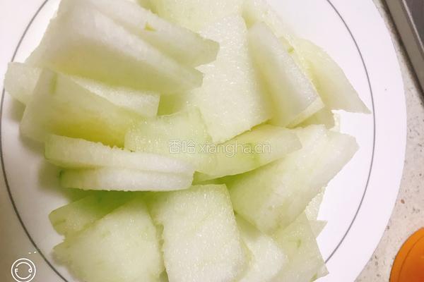 咸肉虾皮烩冬瓜的做法图解2
