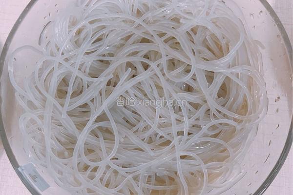 番茄牛腩炖粉条的做法图解1