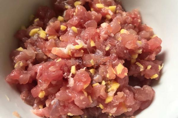 青菜肉末炒饭的做法图解1