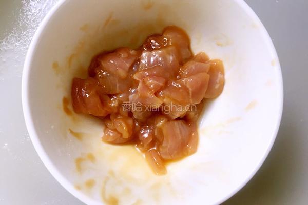 洋葱木耳炒肉的做法图解3
