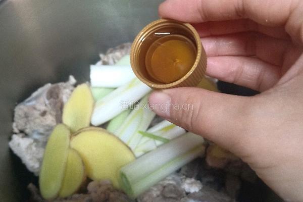 大骨汤的做法图解4