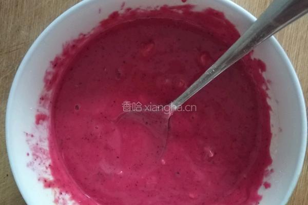 火龙果葡萄干核桃马芬蛋糕的做法图解5