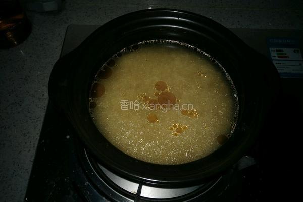 香肠煲仔饭的做法图解1