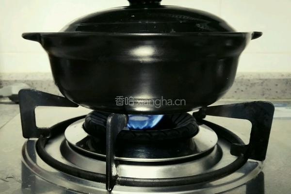 香肠煲仔饭的做法图解3