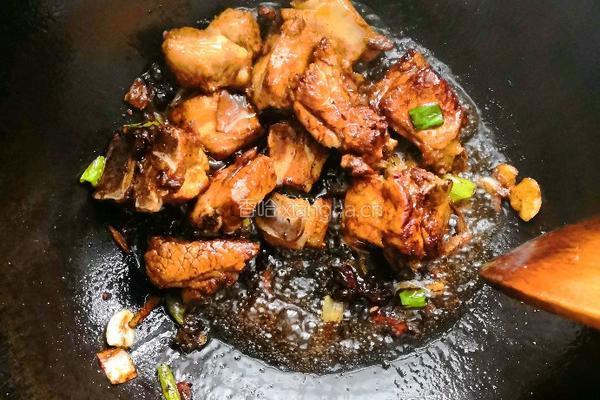 排骨焖豆腐的做法图解14