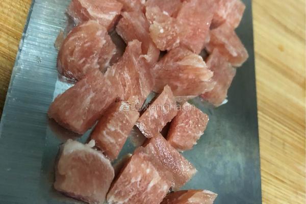 肉丁炒黄豆粒的做法图解4