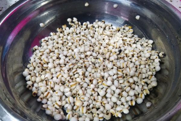 红豆薏仁汤的做法图解2