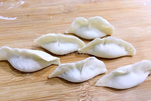 西芹猪肉水饺的做法图解17