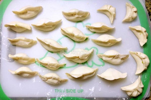 西芹猪肉水饺的做法图解18