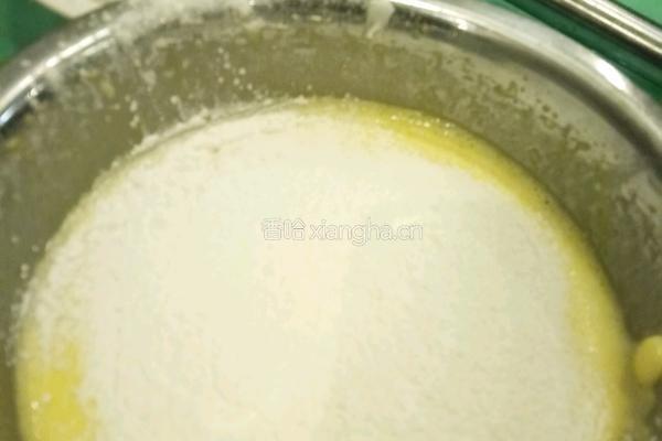 戚风蛋糕的做法图解7