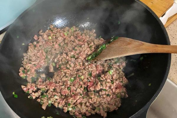 牛肉炒年糕的做法图解6
