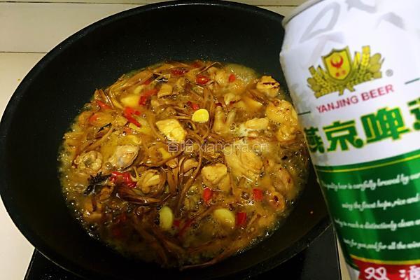黄花菜啤酒鸡的做法图解5