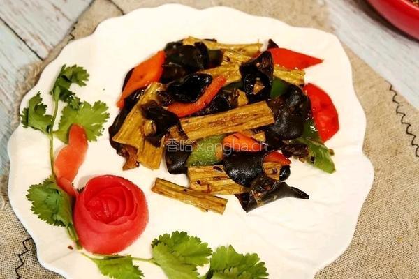木耳炒腐竹的做法图解9