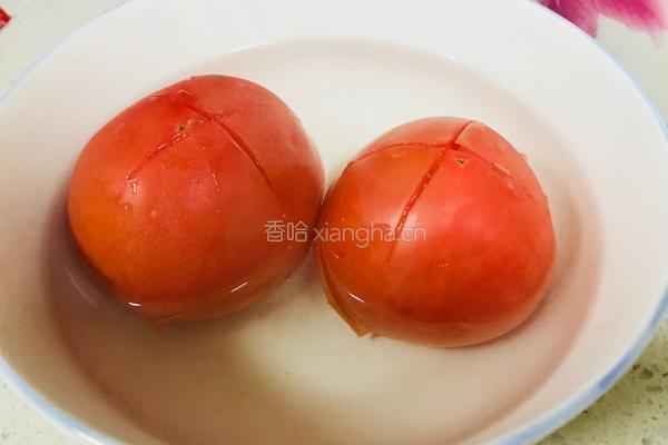 西红柿金针菇汤的做法图解2