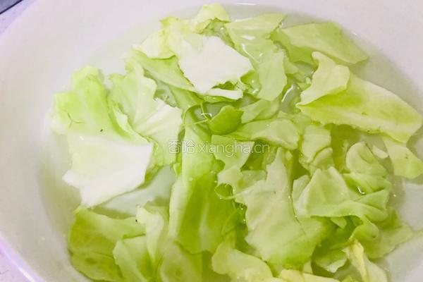 西红柿金针菇汤的做法图解5