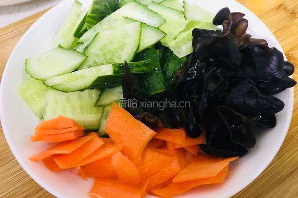 凉拌腐竹的做法图解2