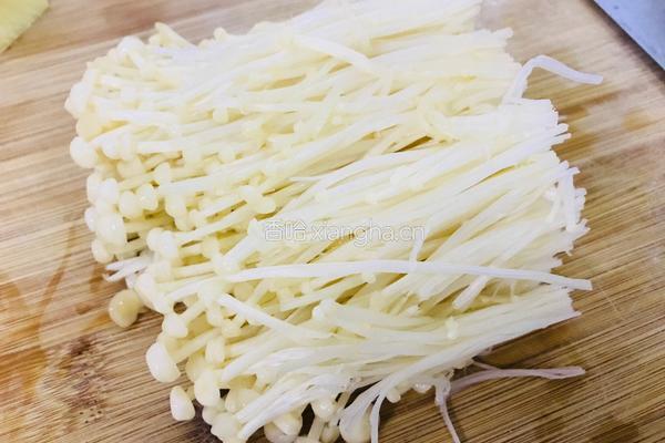 凉拌木耳金针菇的做法图解1
