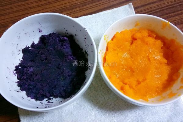 南瓜紫薯包的做法图解1