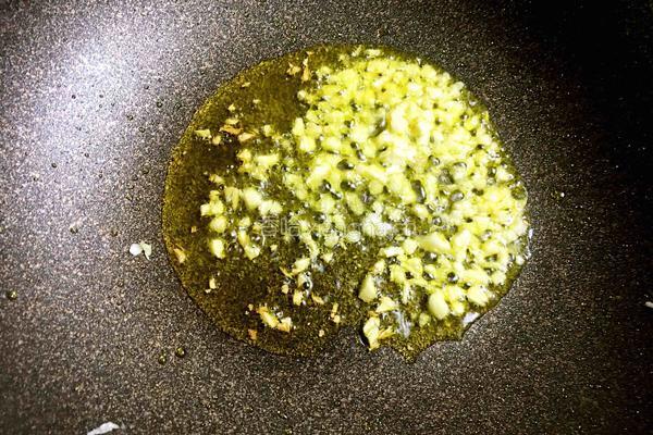 清炒油麦菜的做法图解5
