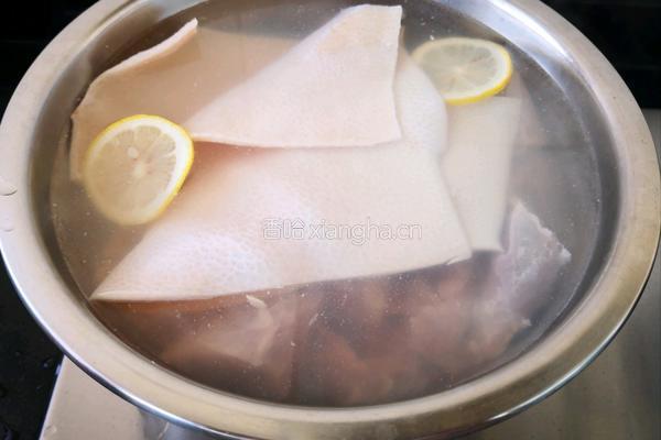 瘦肉猪皮冻的做法图解1