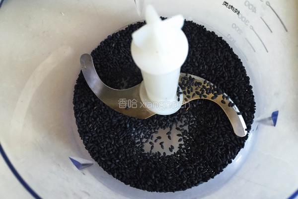黑芝麻戚风蛋糕的做法图解3