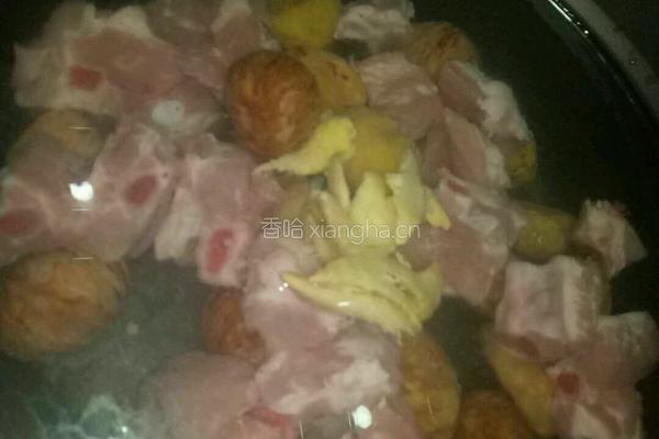板栗排骨汤的做法图解6