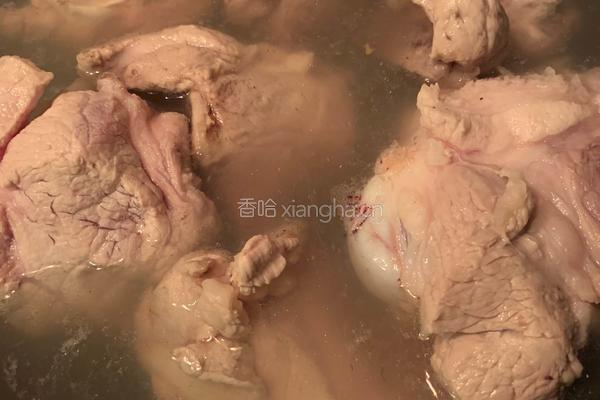 大棒骨笋汤的做法图解1