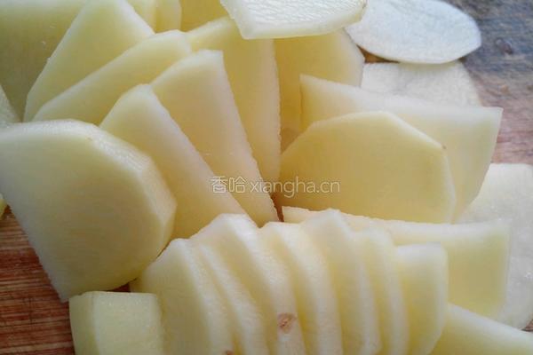 干锅土豆片的做法图解2