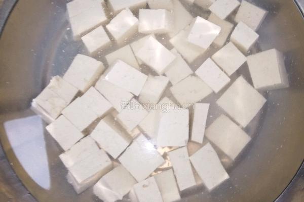 鳕鱼炖豆腐的做法图解3