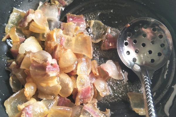 腊肉炒土豆的做法图解1