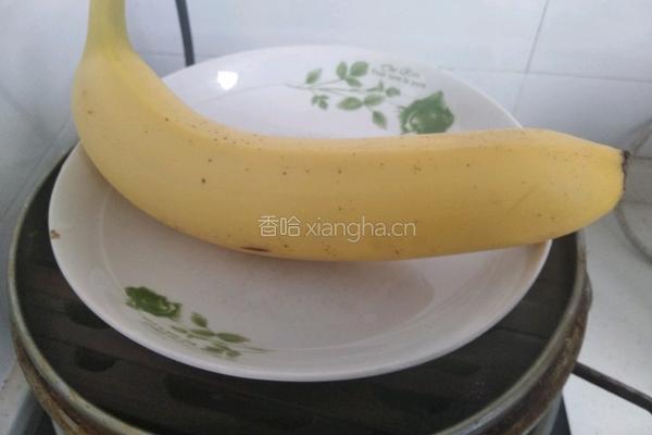 牛奶香蕉鸡蛋发糕的做法图解2
