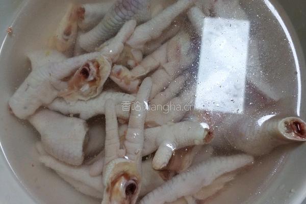 红烧鸡脚的做法图解1