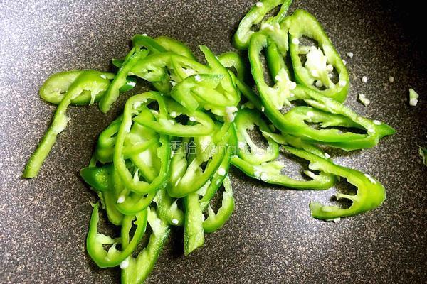 辣椒炒肉的做法图解3