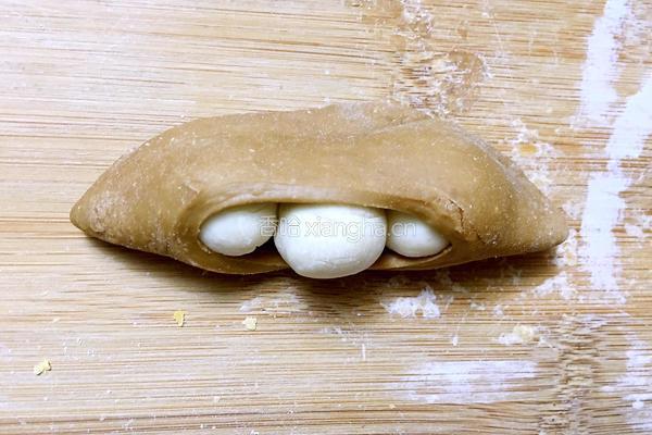 豌豆夹馒头的做法图解7