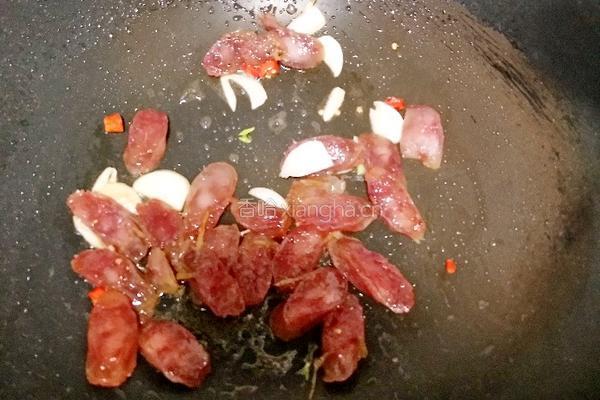 荷兰豆炒腊肠的做法图解11